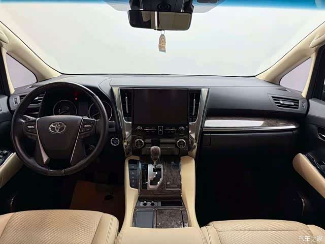 Toyota Alphard, 2021 8