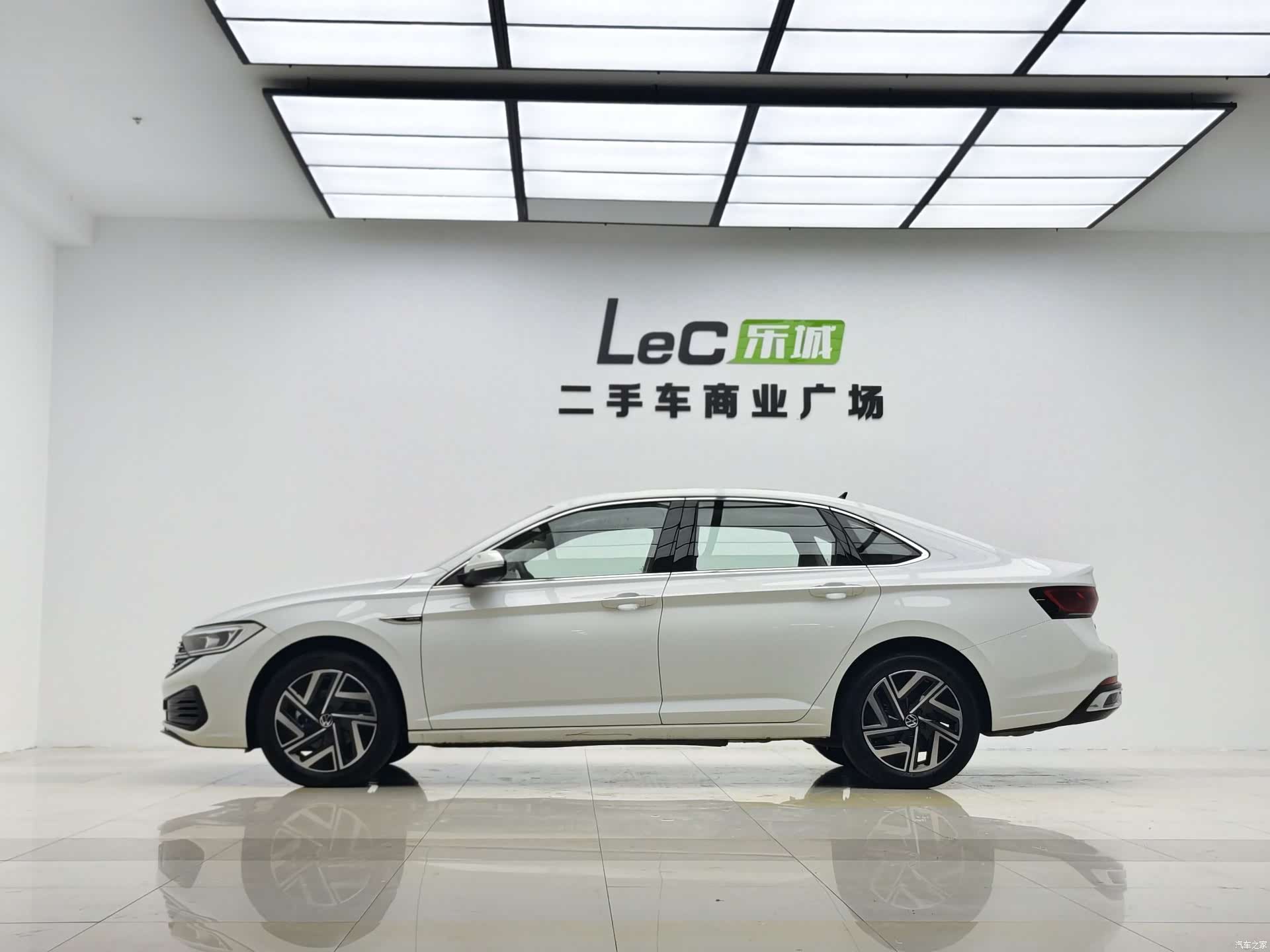 Volkswagen Sagitar, 2024 15