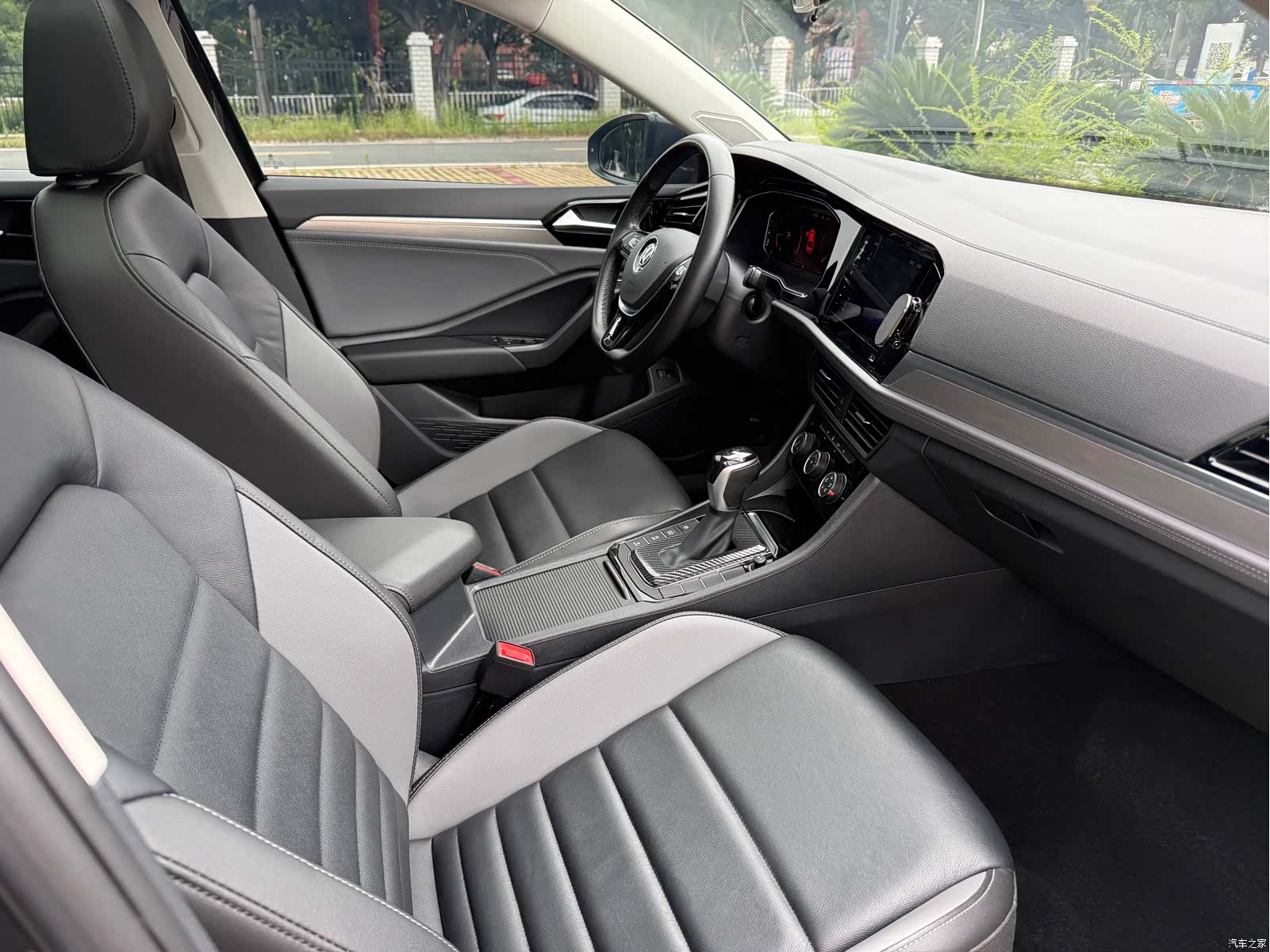 Volkswagen Sagitar, 2022 11