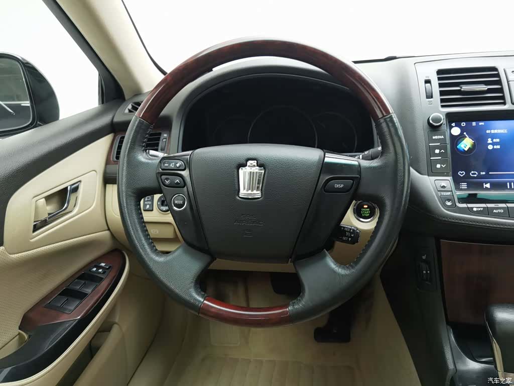Toyota Crown, 2010 11