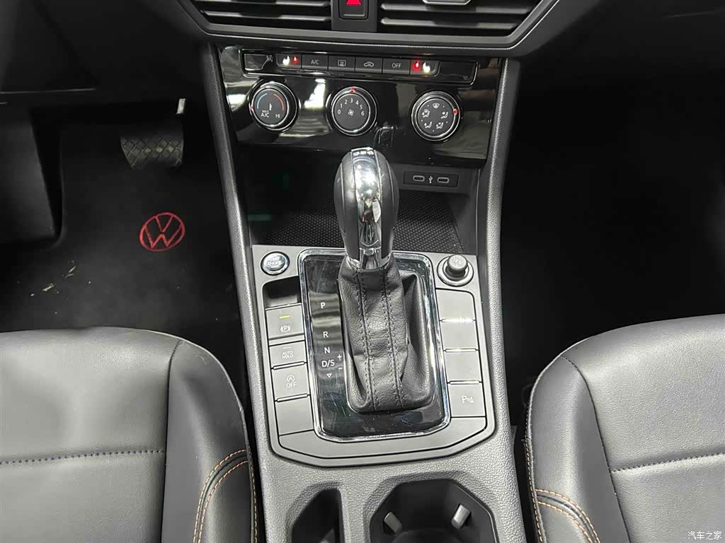 Volkswagen Bora, 2022 все фото