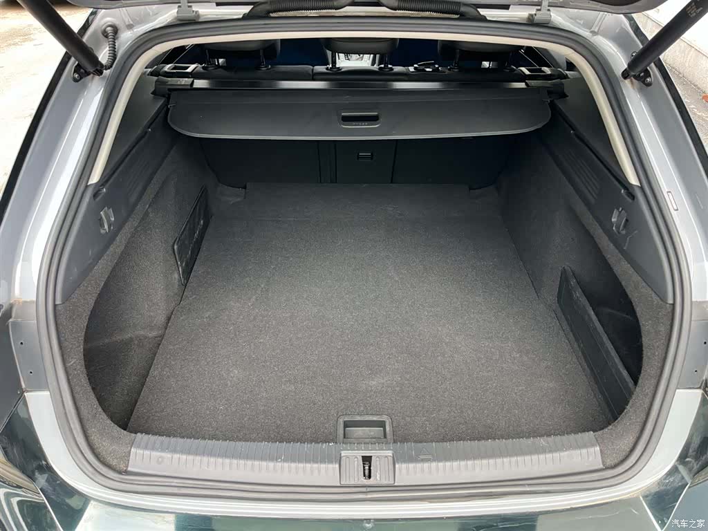 Volkswagen CC, 2022 33