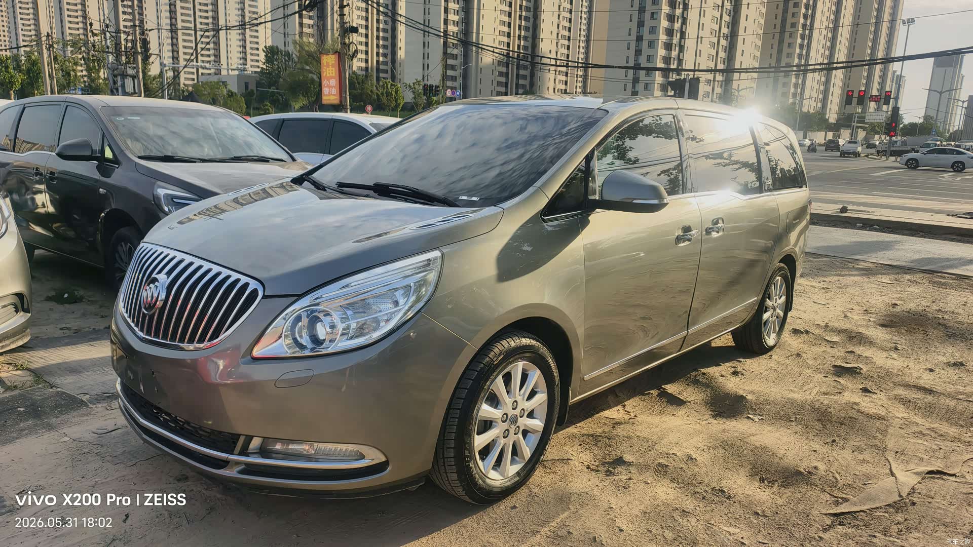 Buick GL8, 2013 1