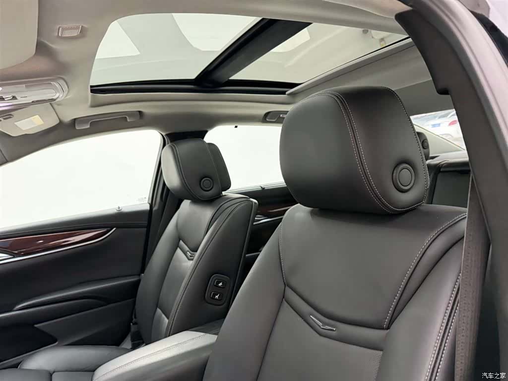 Cadillac XTS, 2015 16