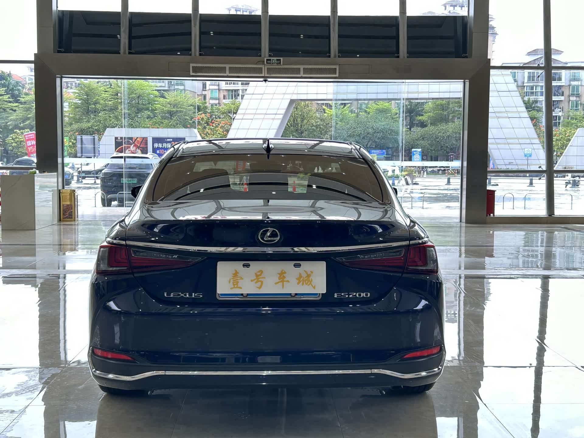 Lexus ES, 2020 все фото