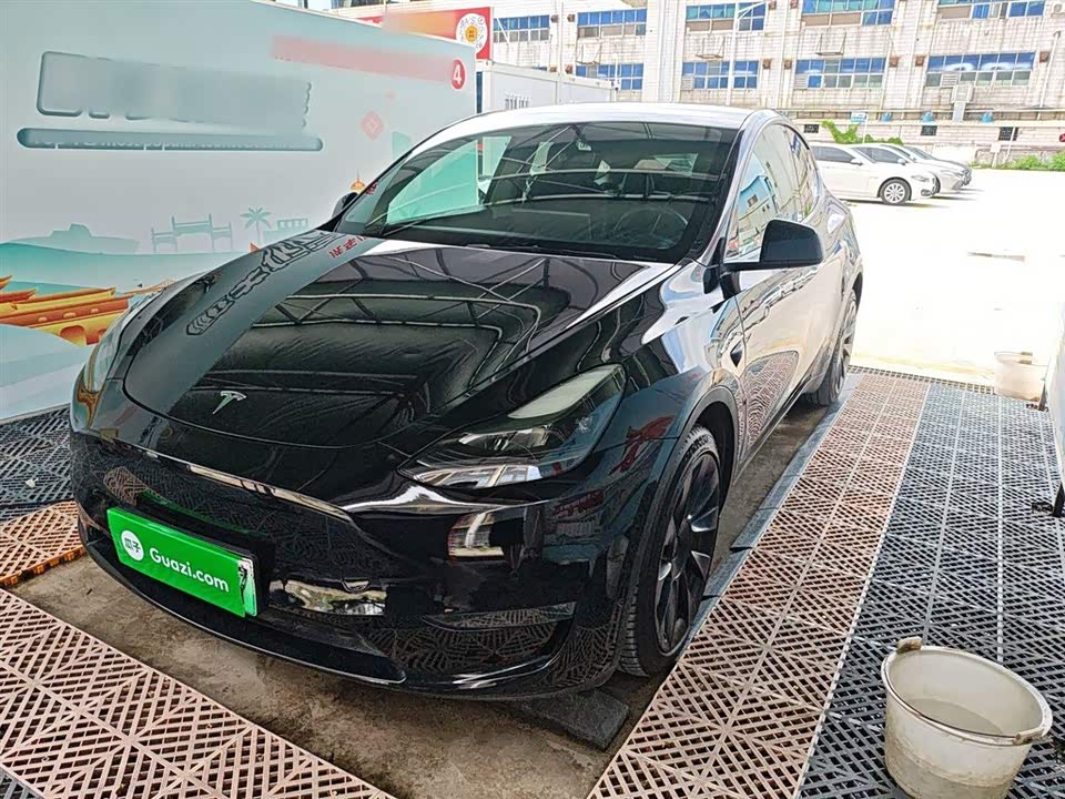 Tesla Model Y Tesla Model Y