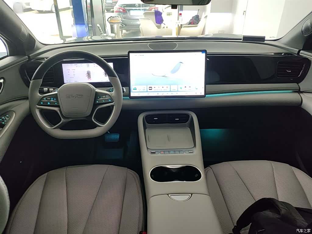 BYD HiAce, 2025 10