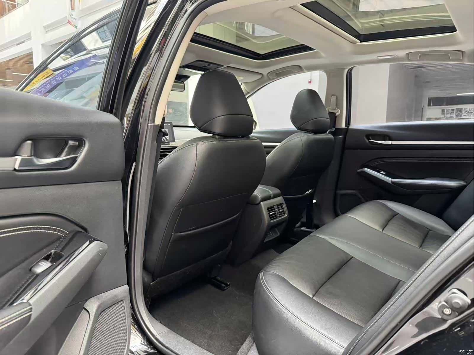Nissan Teana, 2023 12
