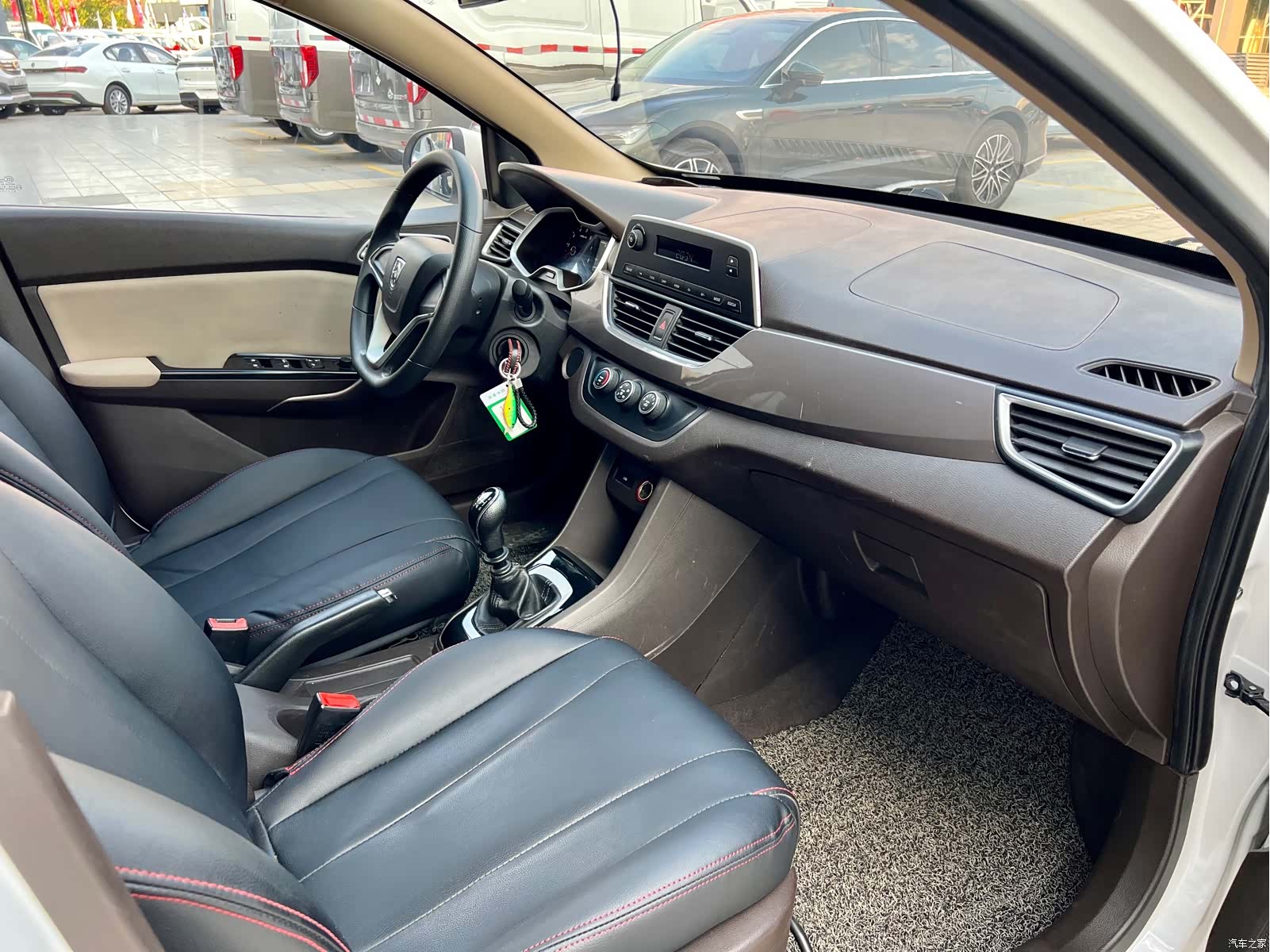 Wuling 310W, 2017 7