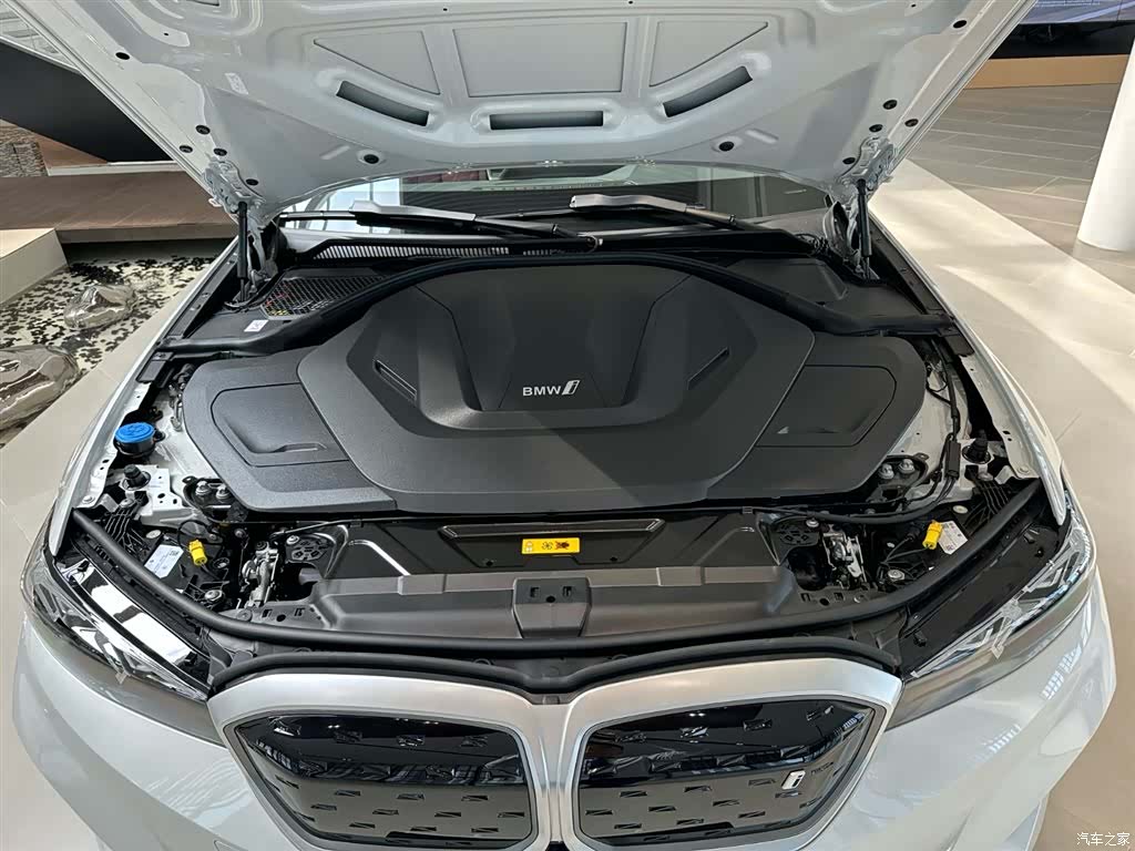BMW i3, 2024 13