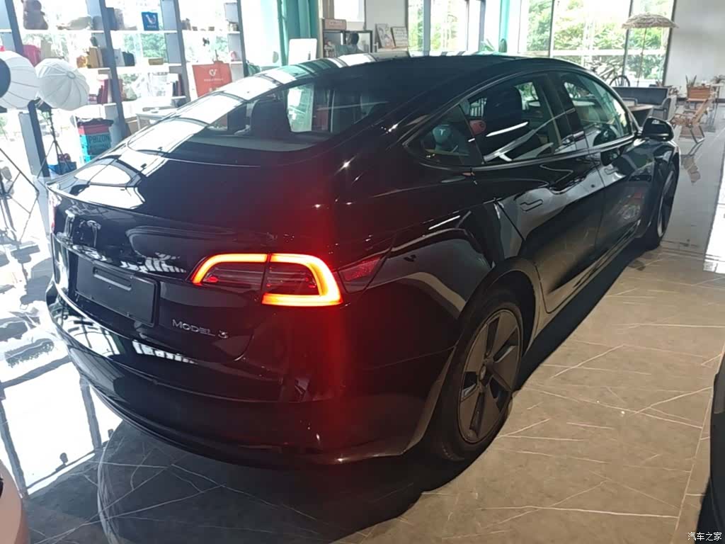 Tesla Model 3, 2023 7
