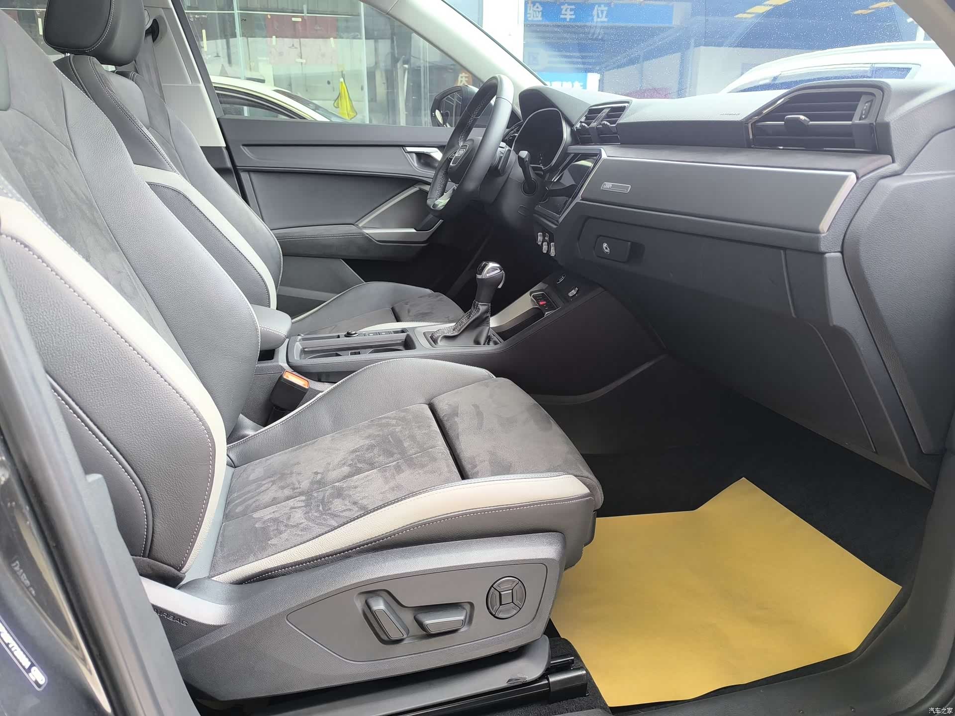 Audi Q3, 2023 6
