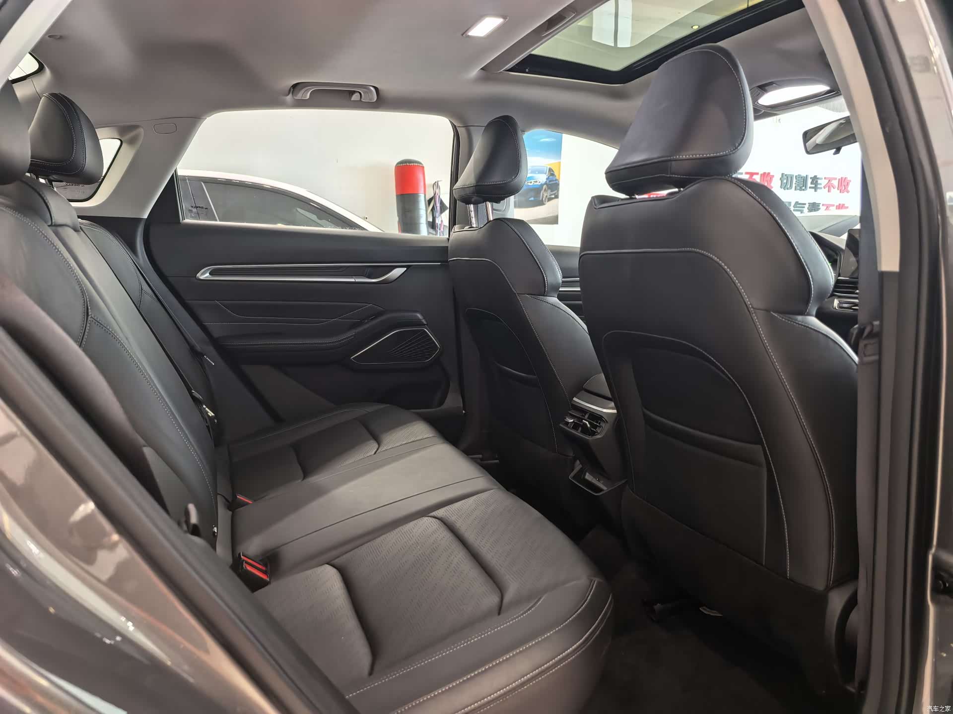 Geely Emgrand, 2022 14