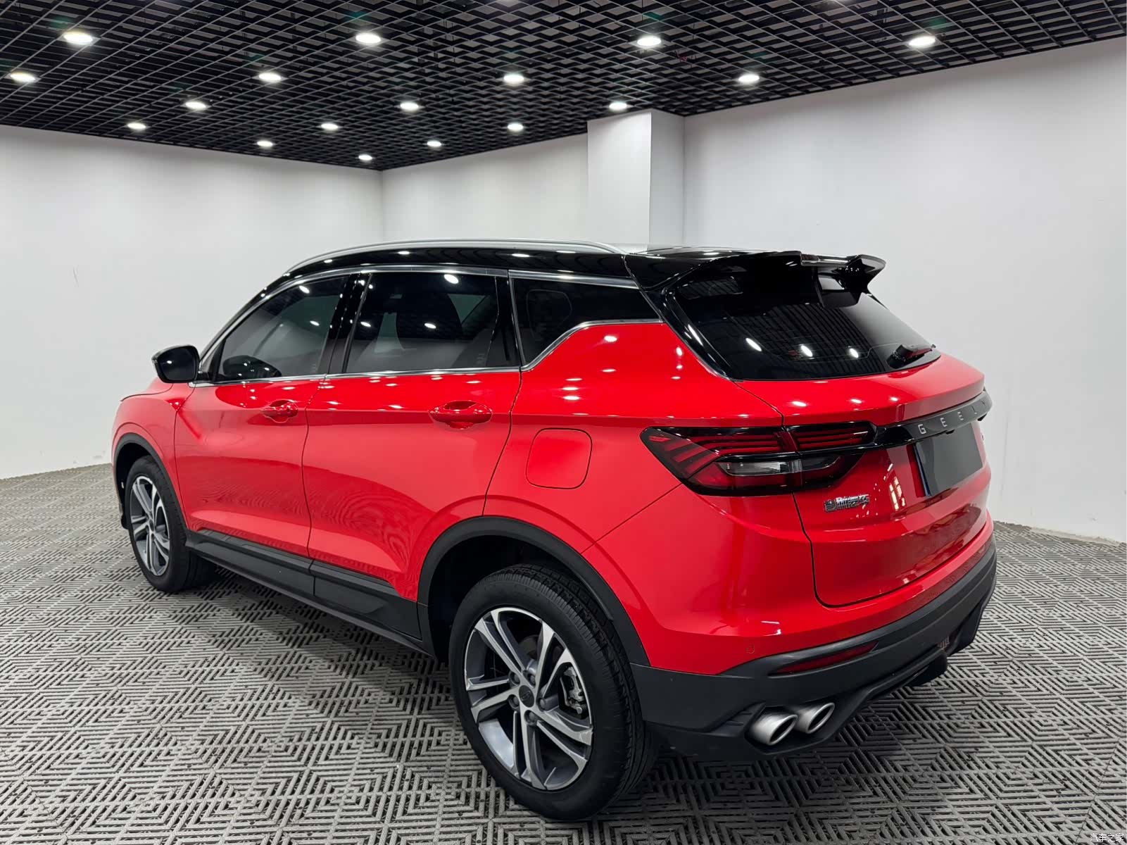 Geely Coolray, 2022 9