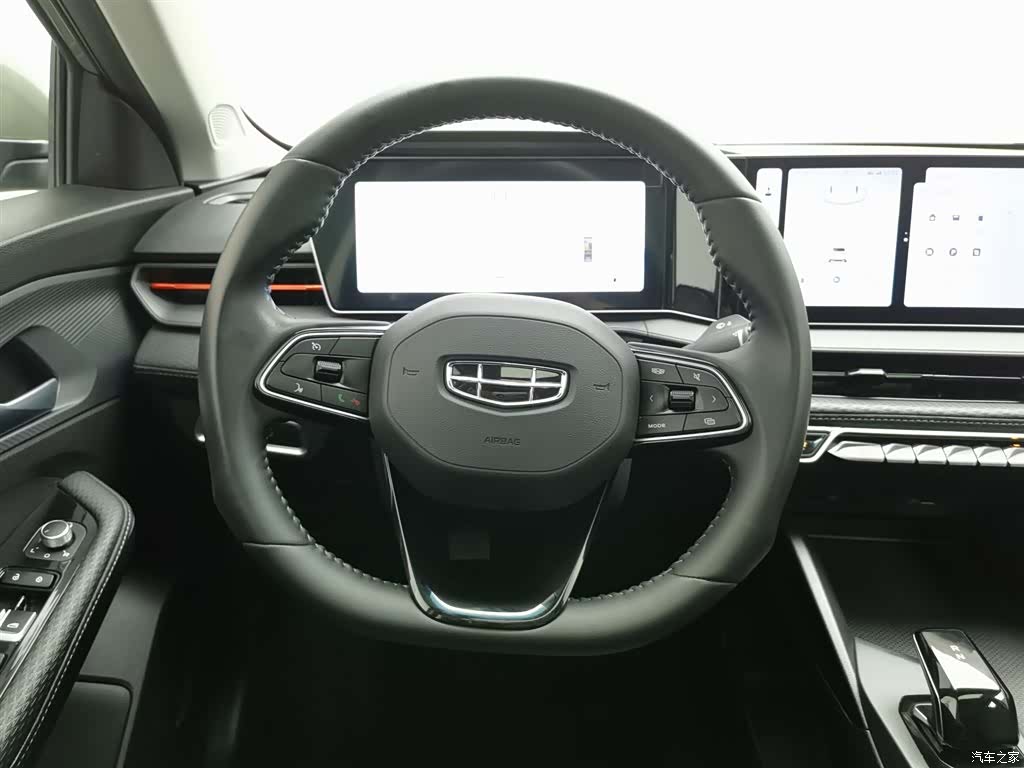 Geely Binray, 2022 11
