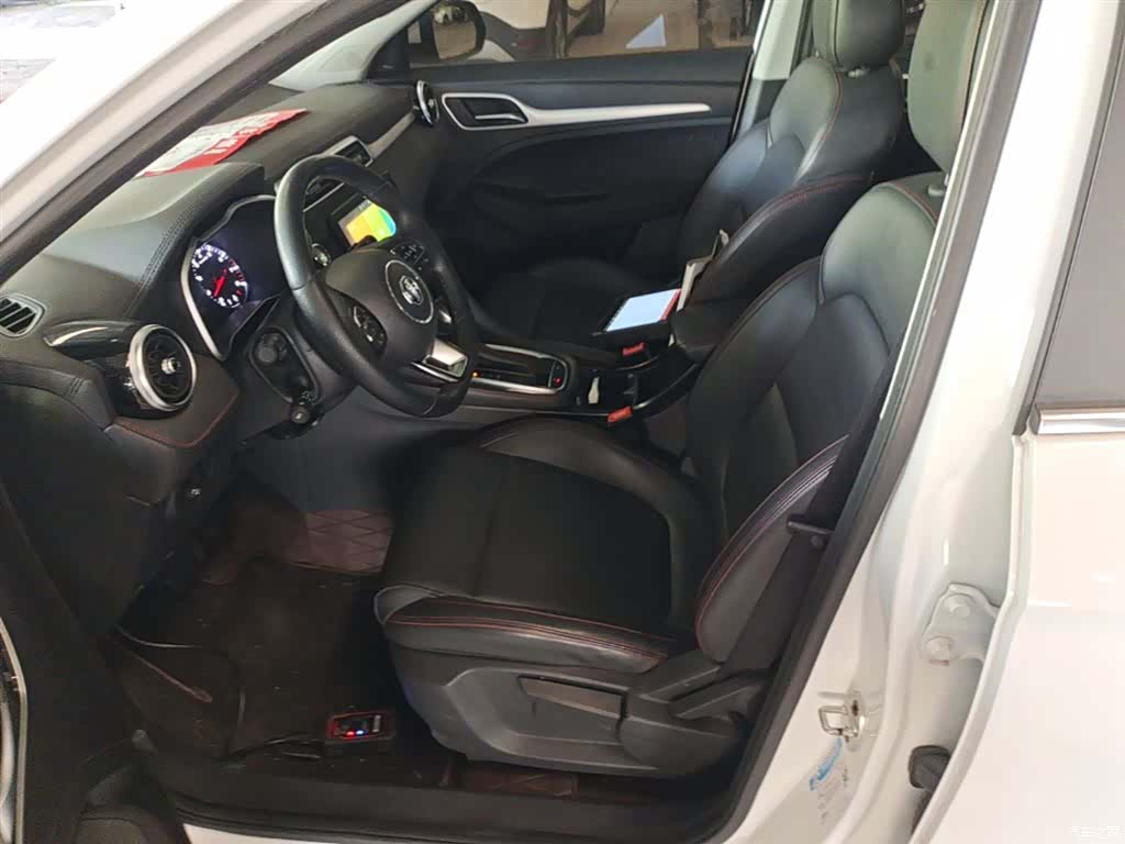 MG ZS, 2022 15