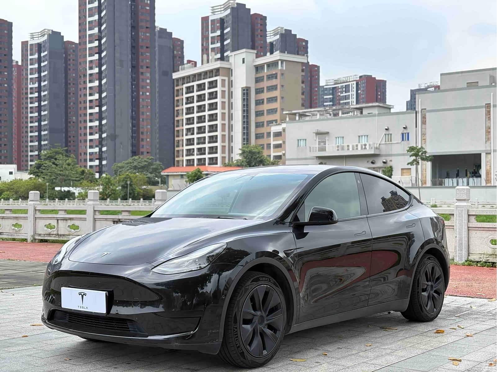 Tesla Model Y, 2023 1