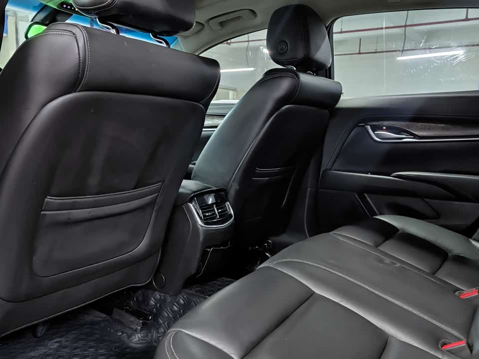 Cadillac XTS