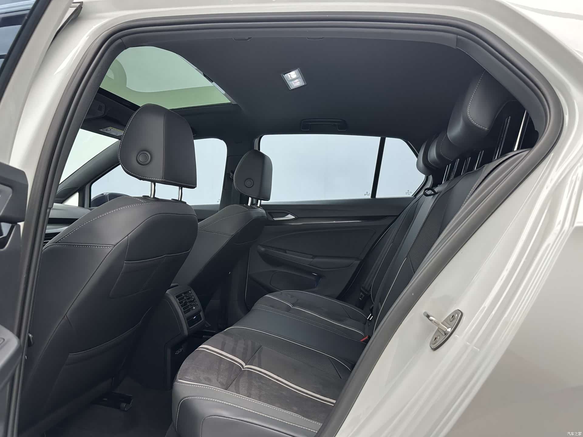 Volkswagen Golf, 2023 6