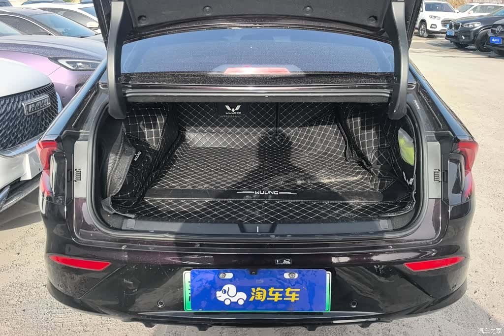 Wuling Starlight, 2025 4
