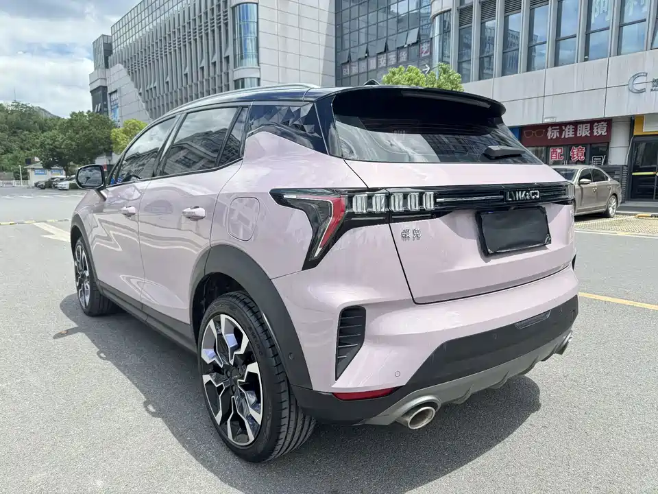 Lynk & Co 06 Lynk & Co 06
