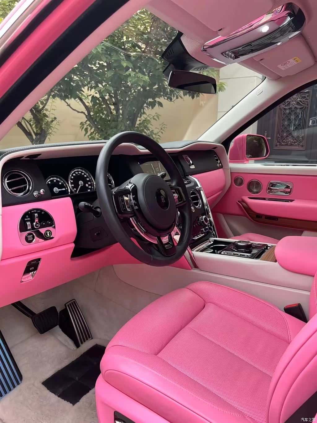 Rolls-Royce Cullinan, 2021 6
