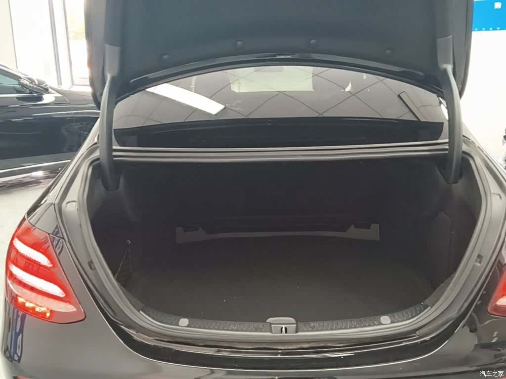 Mercedes-Benz E-Class, 2020 19