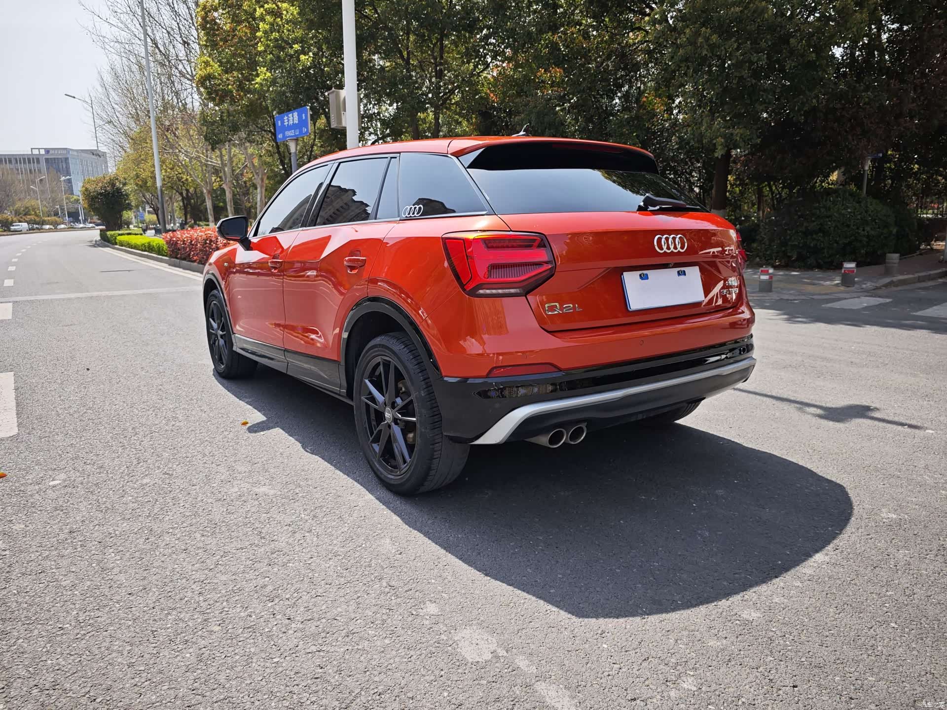 Audi Q2L, 2021 8