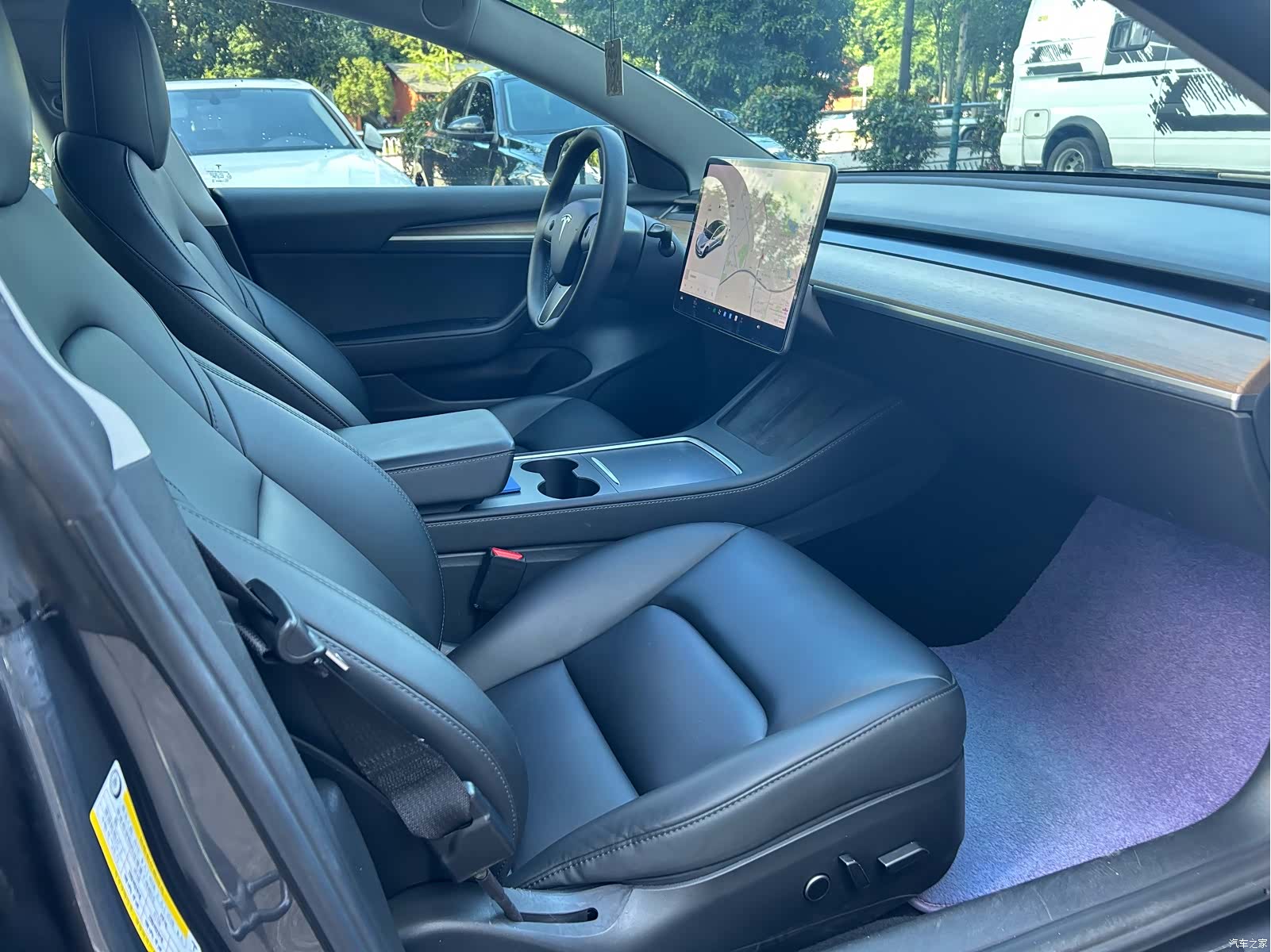 Tesla Model 3, 2021 13