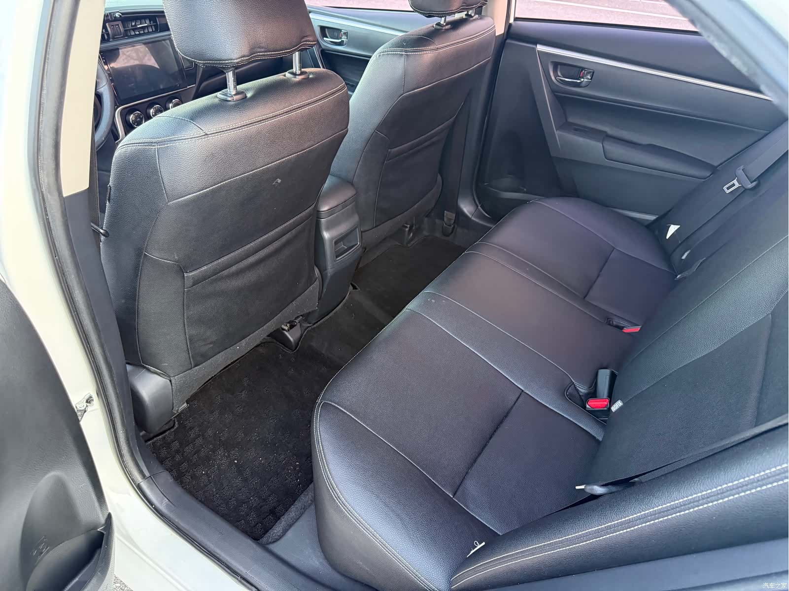Toyota Corolla, 2018 все фото
