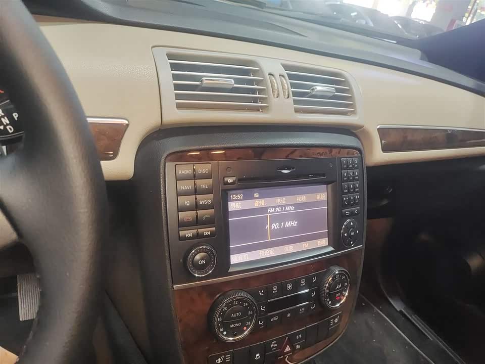 Mercedes-Benz R-class