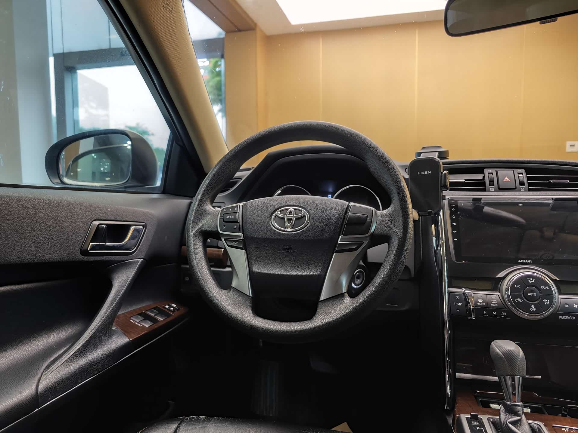 Toyota 2.5S, 2015 15