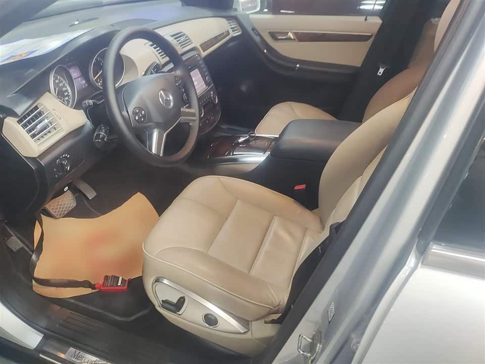 Mercedes-Benz R-class