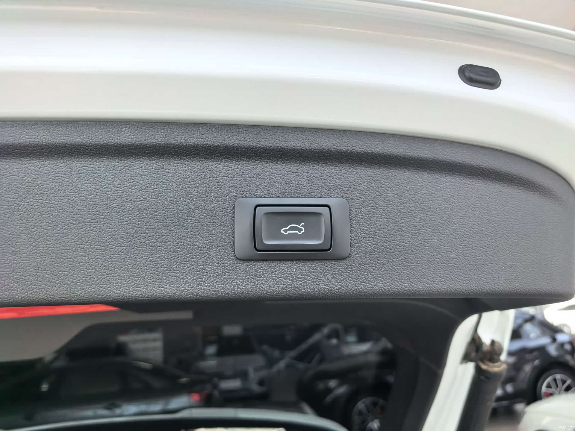 Audi Flying Spur, 2025 16