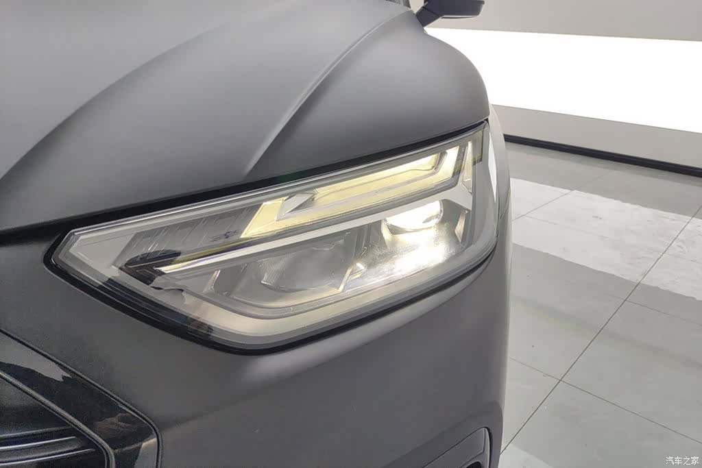 Audi Q5L, 2023 все фото