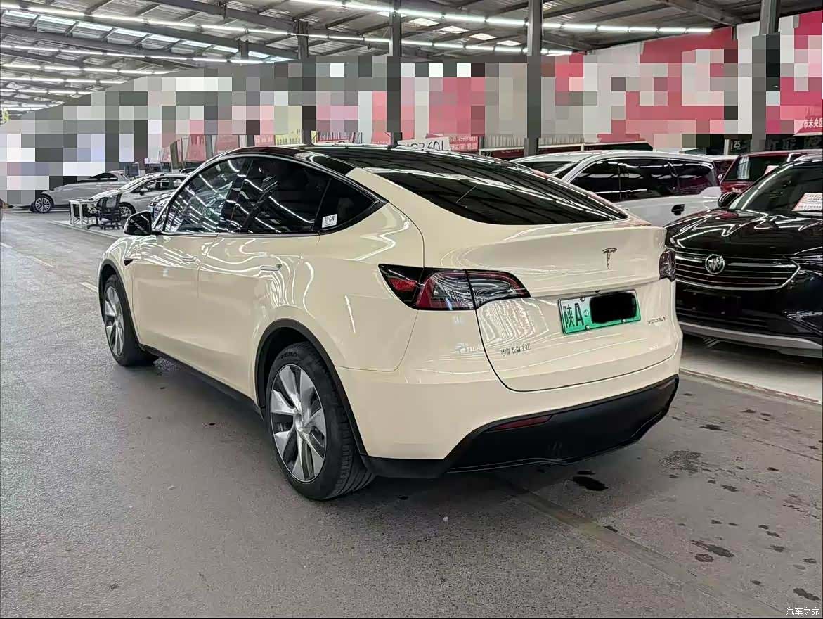 Tesla Model Y, 2023 9