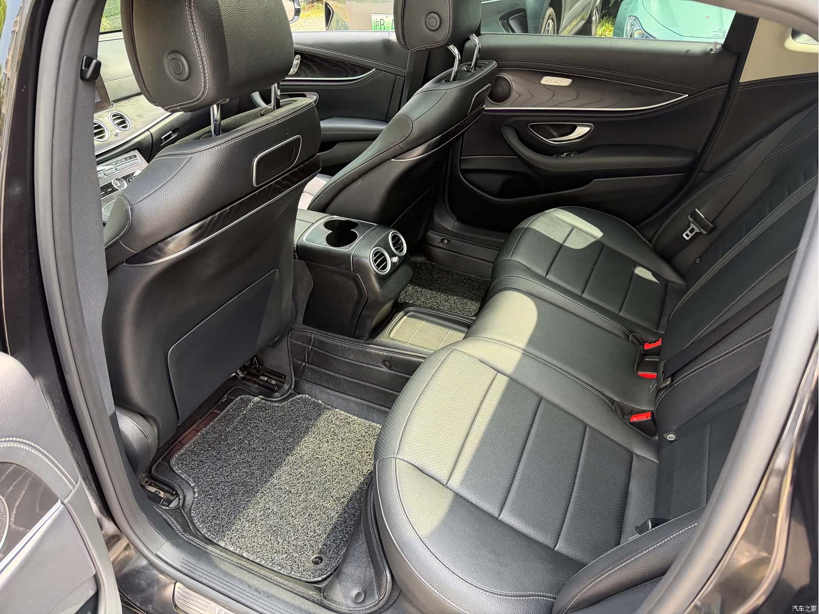 Mercedes-Benz E-Class, 2018 15