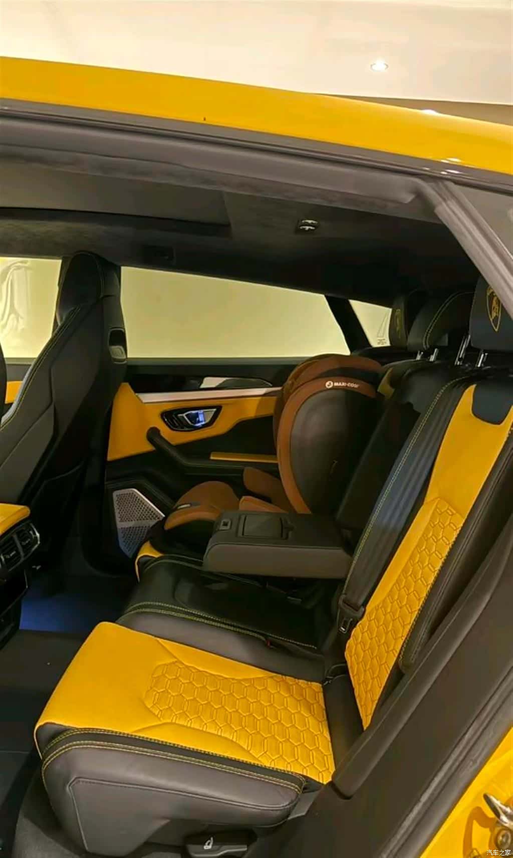 Lamborghini Urus, 2022 6