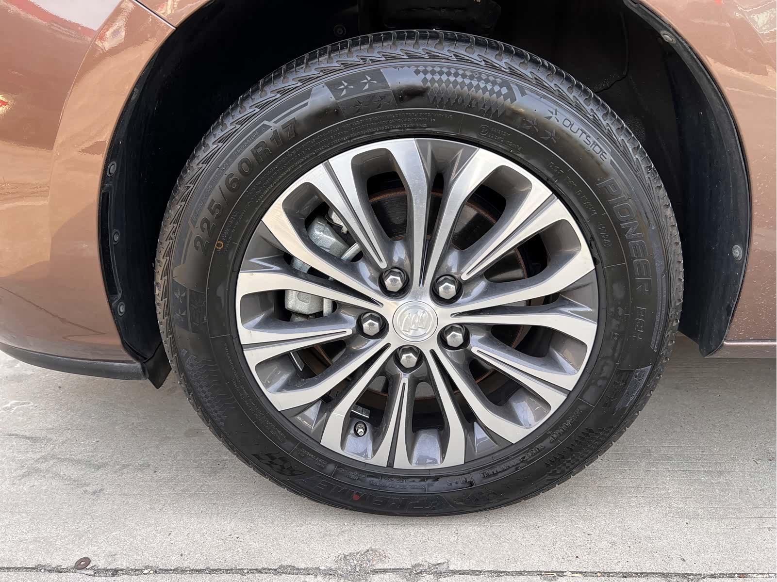 Buick GL8, 2020 4