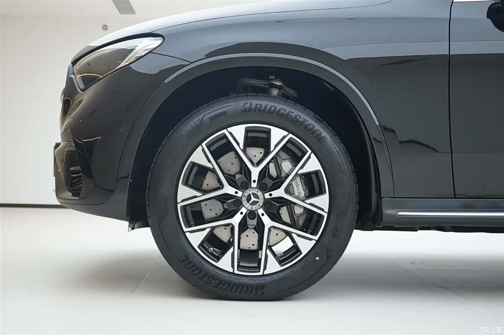 Mercedes-Benz GLC, 2026 14