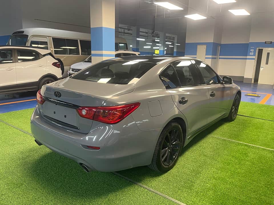 Infiniti Q50L