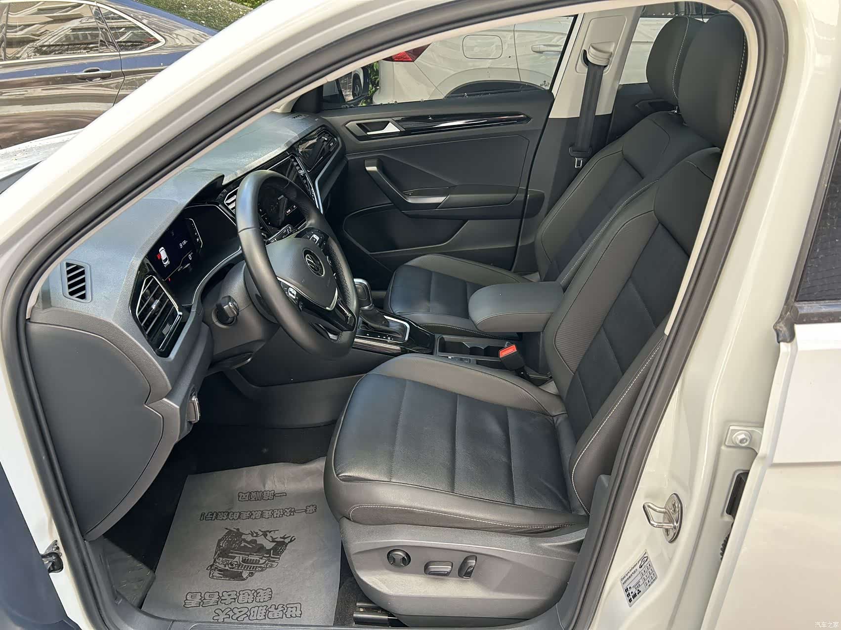 Volkswagen T-ROC, 2022 16
