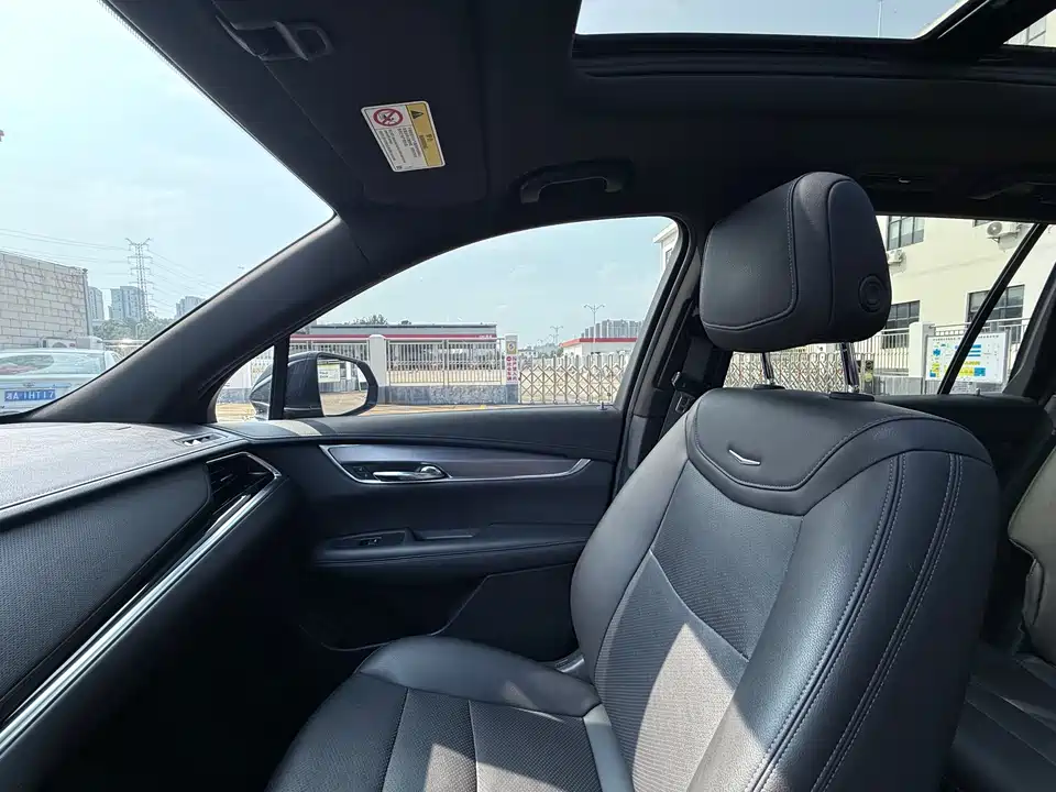 Cadillac XT6