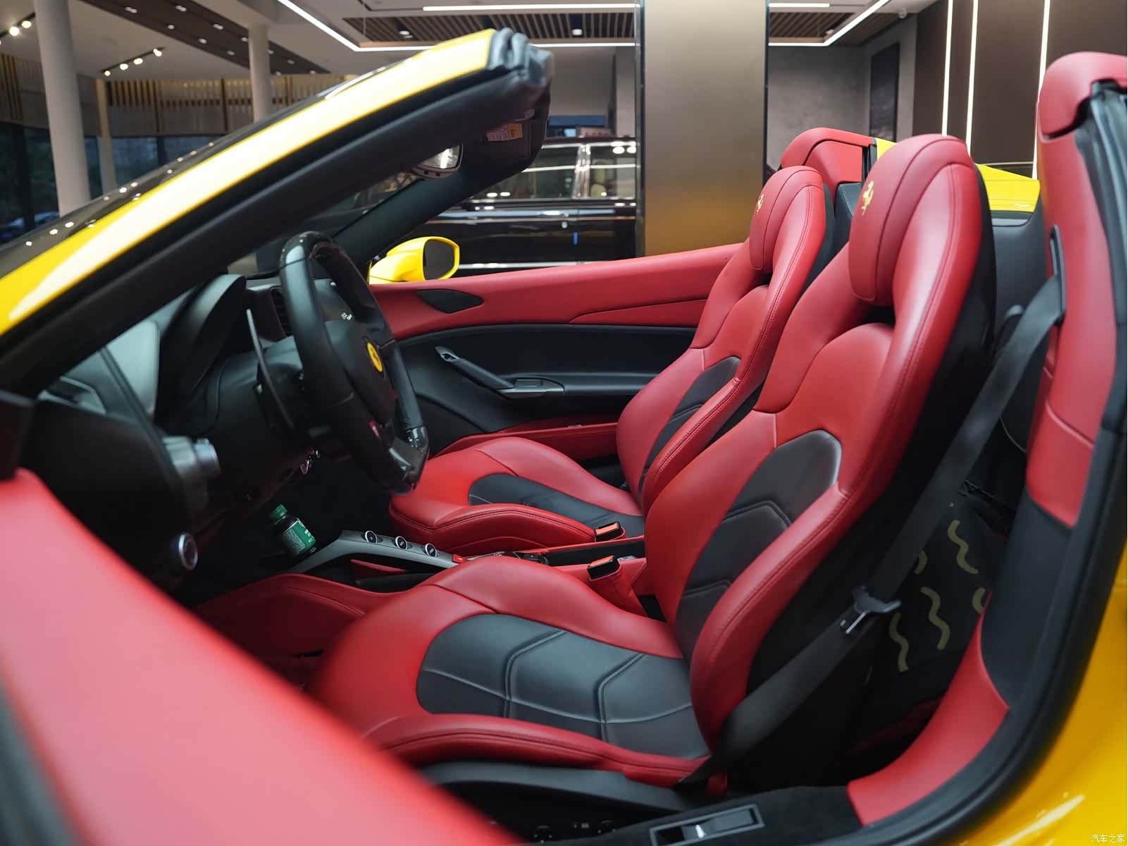 Ferrari 488, 2018 4