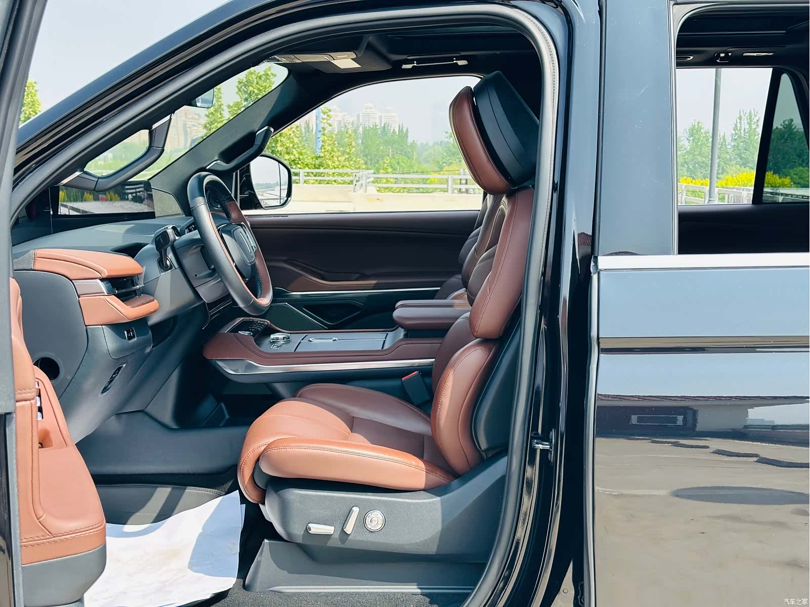 Lincoln Navigator, 2025 11