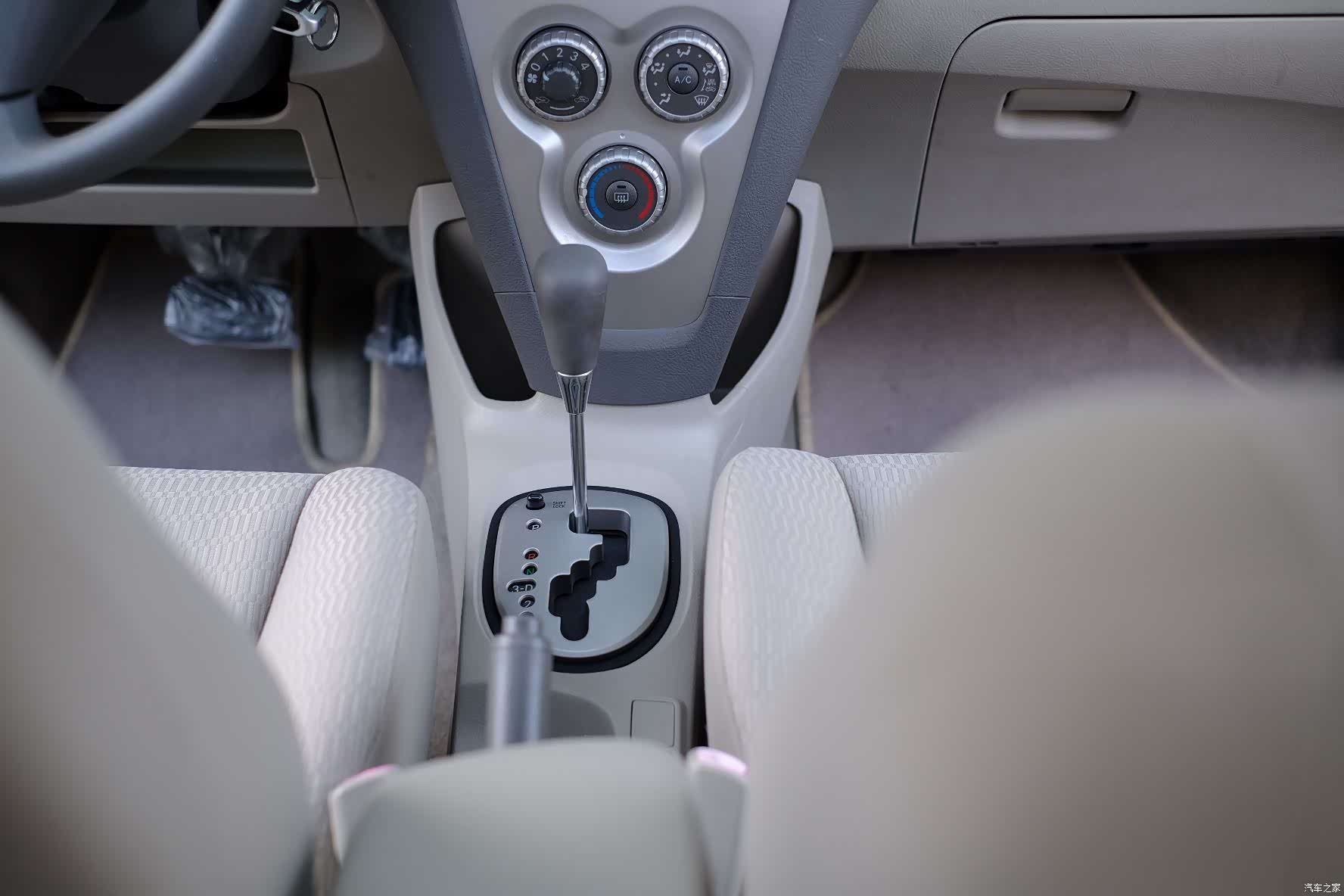 Toyota GL-S, 2012 38