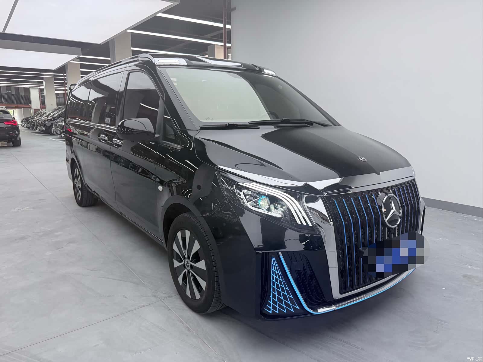 Mercedes-Benz 7, 2021 3