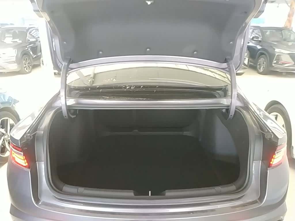 Geely Preface, 2024 18
