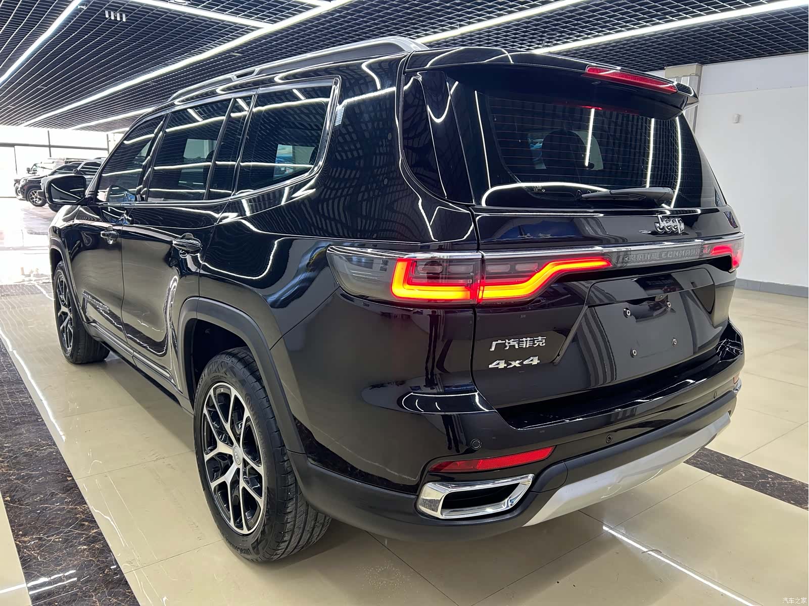 Jeep Grand Commander, 2022 все фото