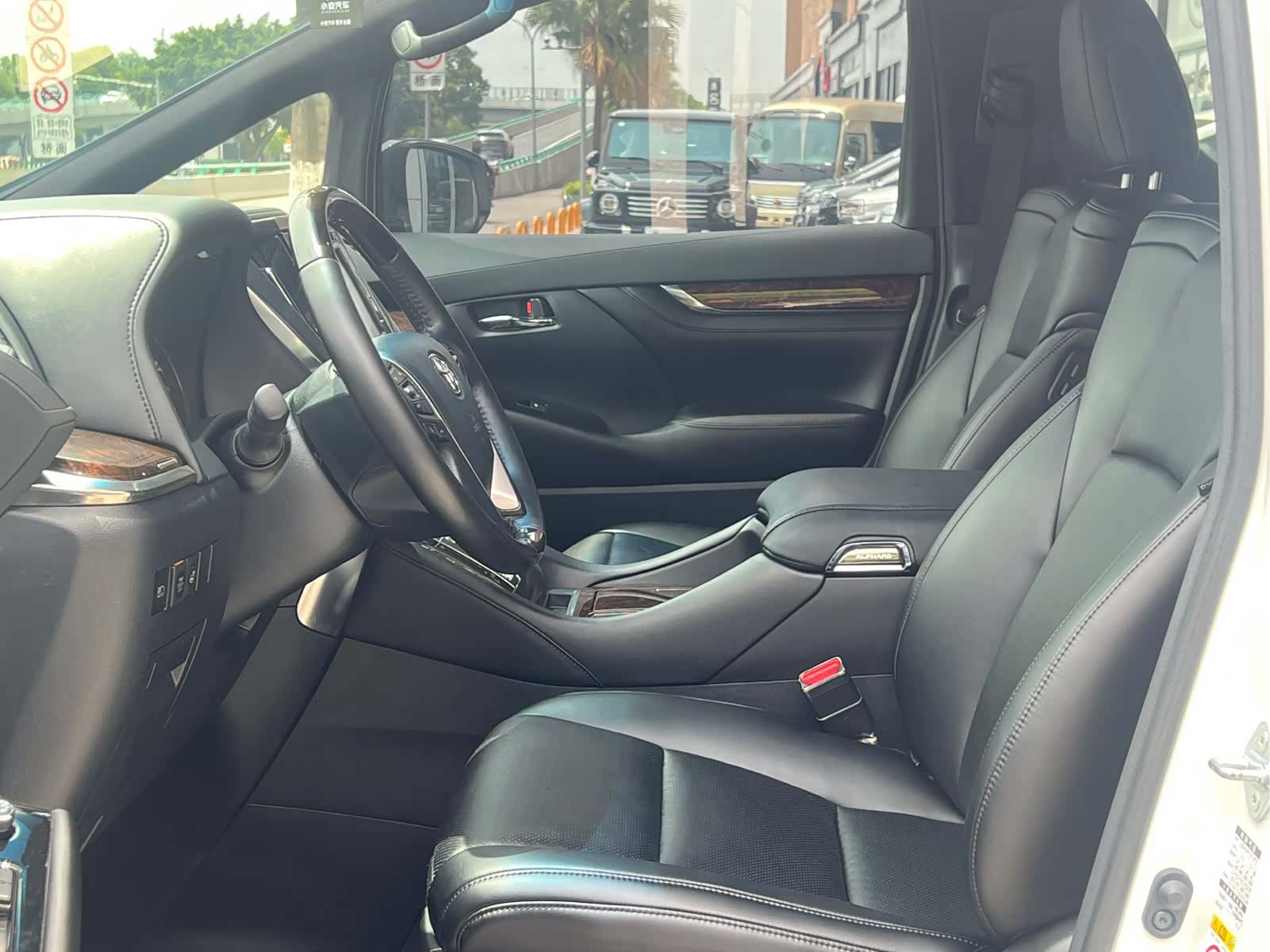 Toyota Alphard, 2018 8